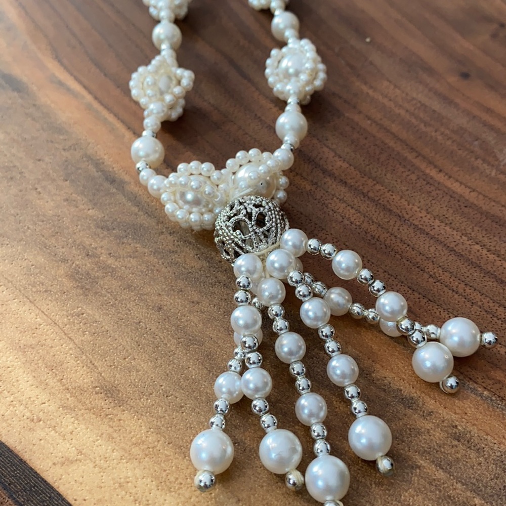 Vintage 1960s pearl necklace